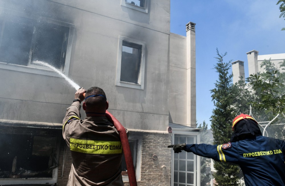 Φωτιά κατέστρεψε το δημαρχείο Σερβίων Κοζάνης (Βίντεο)    