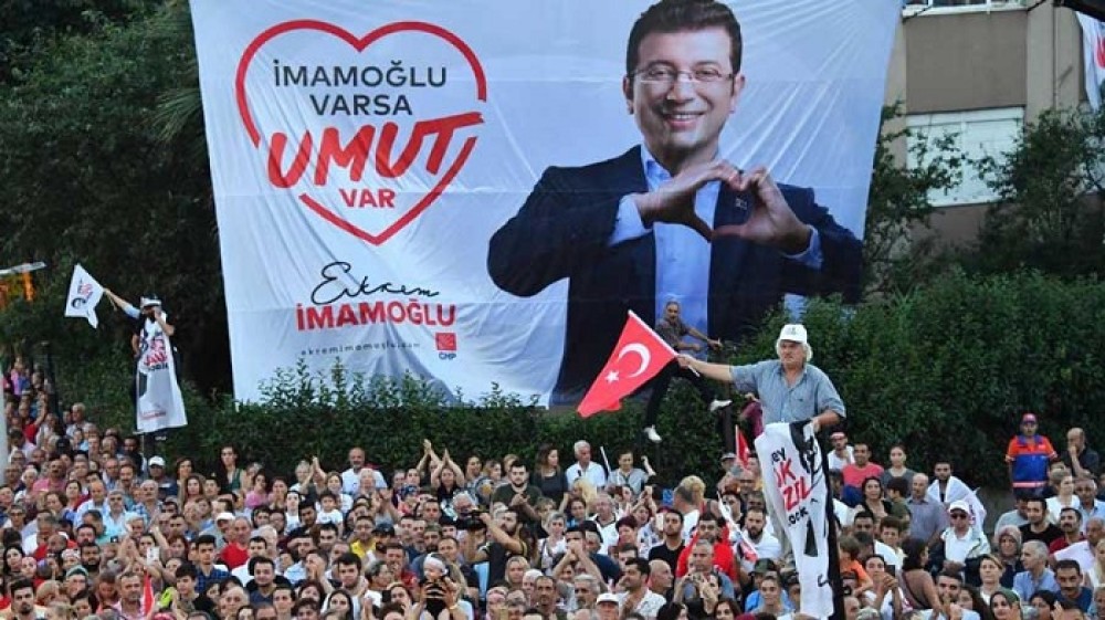 Νέο πολιτικό πραξικόπημα του Ερντογάν: Θέλει να αποκλείσει από τις εκλογές τον Ιμάμογλου, κύριο αντίπαλό του