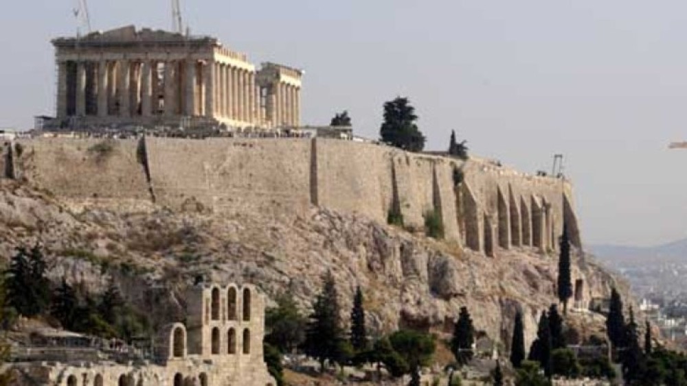 Τραγωδία στην Ακρόπολη: Γυναίκα έπεσε από τον βράχο του Αγίου Παύλου