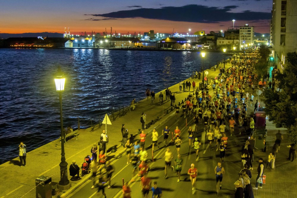 Θεσσαλονίκη: Σήμερα ο δρόμος του ενός μιλίου για το 10ο Διεθνή Νυχτερινό Ημιμαραθώνιο