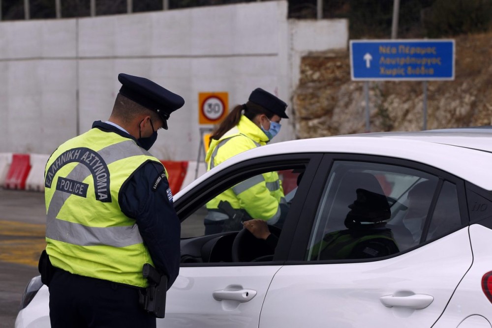 Θεσσαλονίκη &#8211; Έκλεβαν αυτοκίνητα για να μεταφέρουν παράνομα μετανάστες