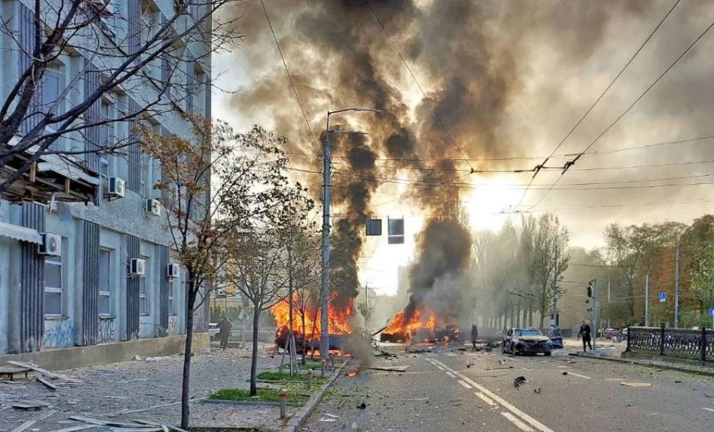 Ουκρανία: Τουλάχιστον οχτώ νεκροί από τους ρωσικούς βομβαρδισμούς στο Κίεβο