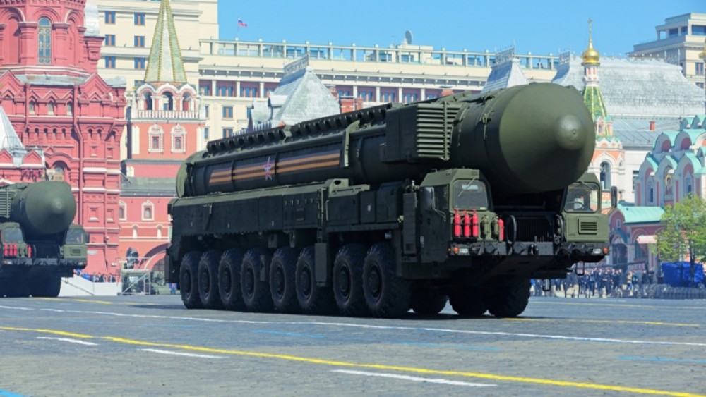 Τηλεφωνική επικοινωνία Ακάρ, Σοϊγκού &#8211; Εμμένει η Μόσχα περί «βρώμικων βομβών» από το Κίεβο