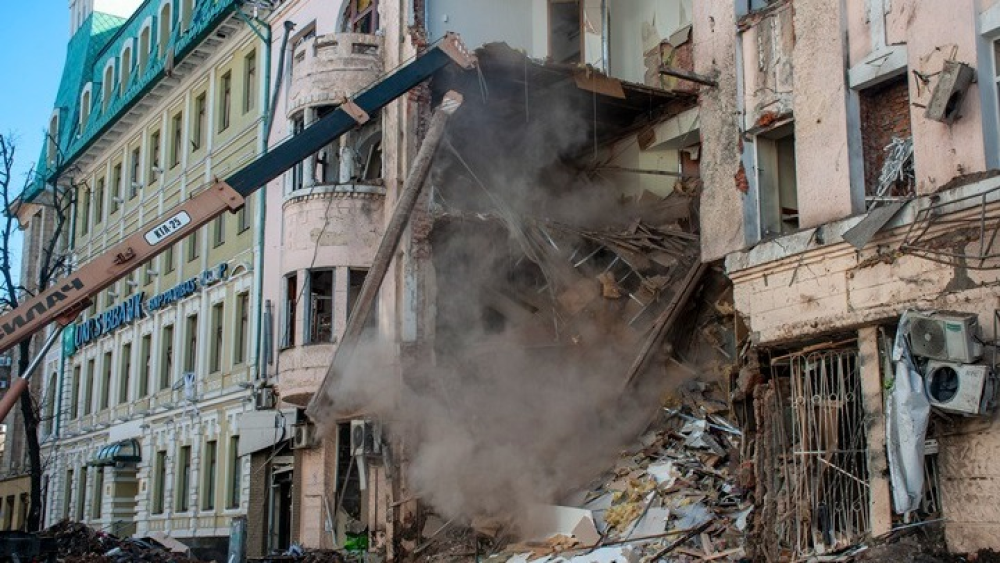Ουκρανία: Ρωσικός πύραυλος χτύπησε πολυκατοικία στο Μικολάιφ &#8211; Ένας νεκρός