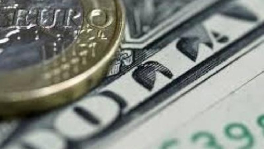 Άνοδος ευρώ κατά 0,53% έναντι δολαρίου