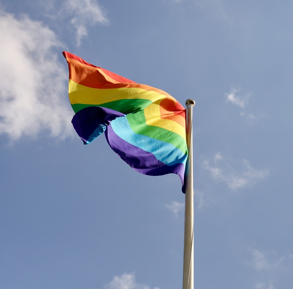Νόμος στη Ρωσία απαγορεύει την «προπαγάνδα υπέρ των ΛΟΑΤΚΙ+»