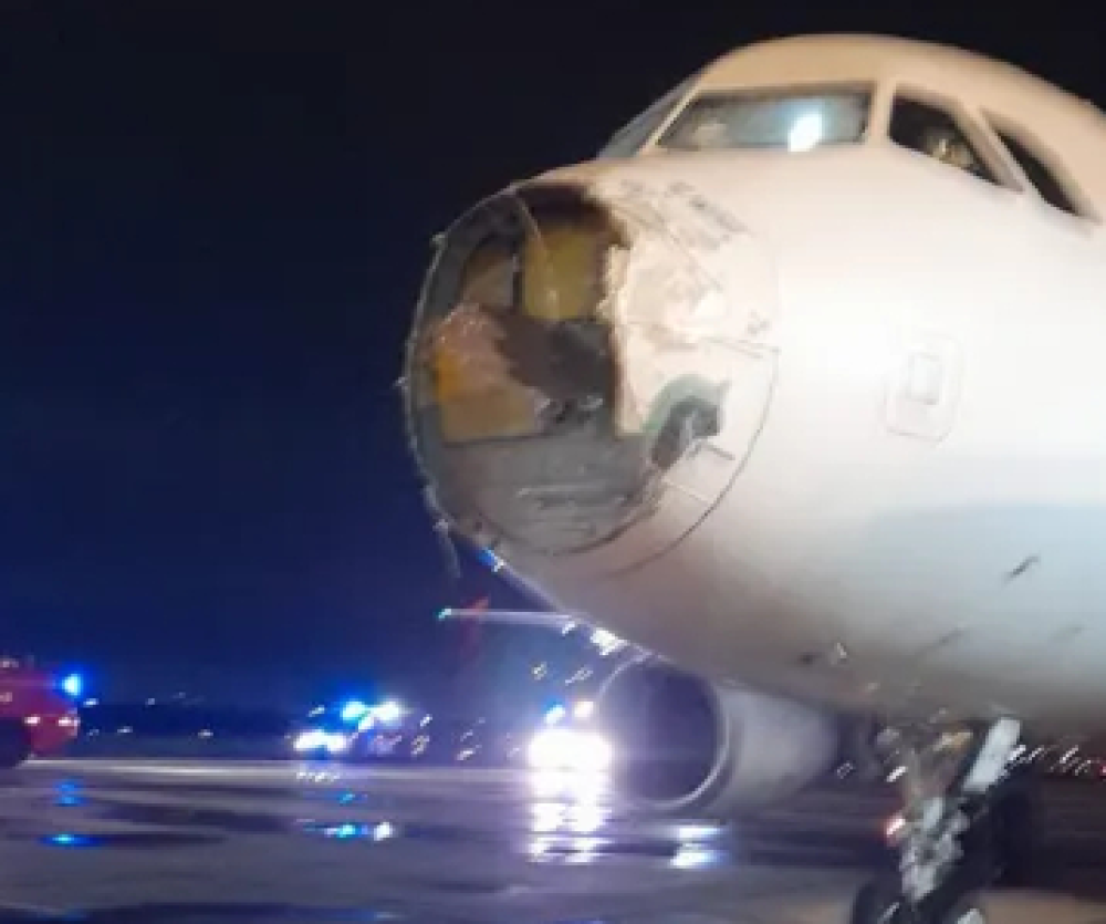 Παραγουάη: Αναγκαστική προσγείωση αεροσκάφους, του οποίου το ρύγχος διαλυόταν &#8211; ΒΙΝΤΕΟ