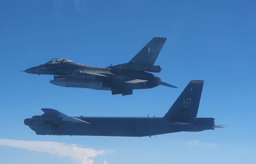 Σύγκρουση αεροπλάνων στη διάρκεια επίδειξης (Βίντεο)