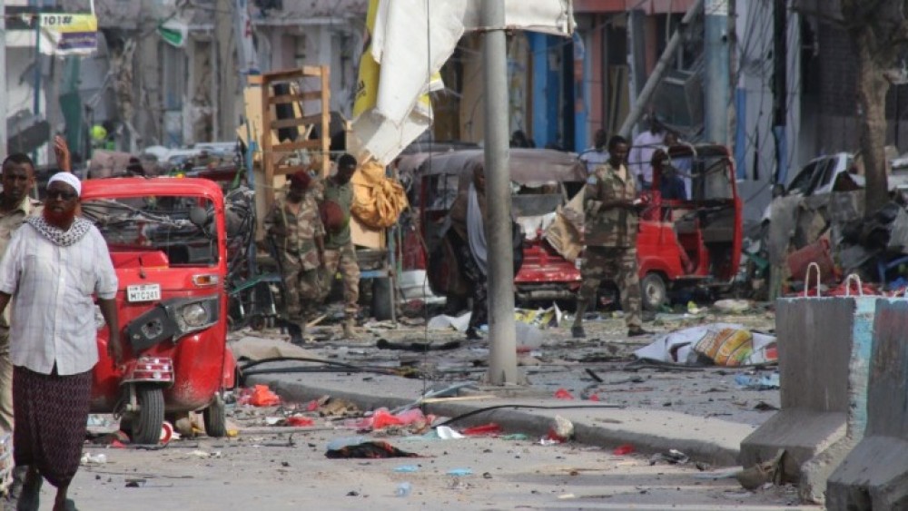 Σομαλία: Τουλάχιστον 100 νεκροί και 300 τραυματίες από τη διπλή επίθεση αυτοκτονίας
