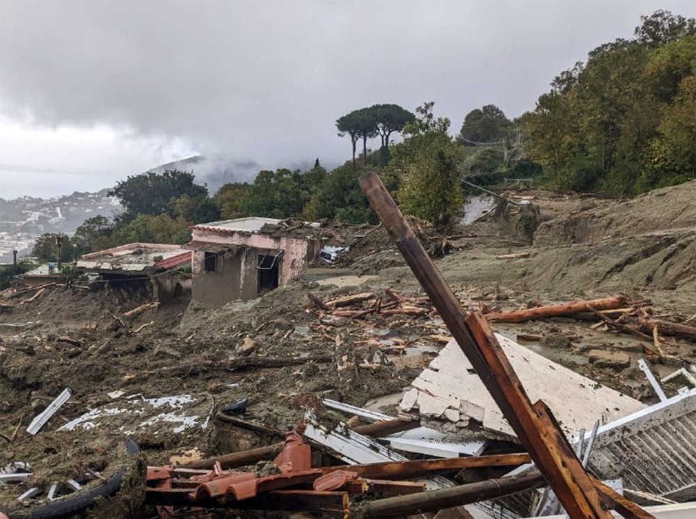 Τραγωδία στην Ιταλία: Οκτώ οι νεκροί από την κατολίσθηση και τις πλημμύρες