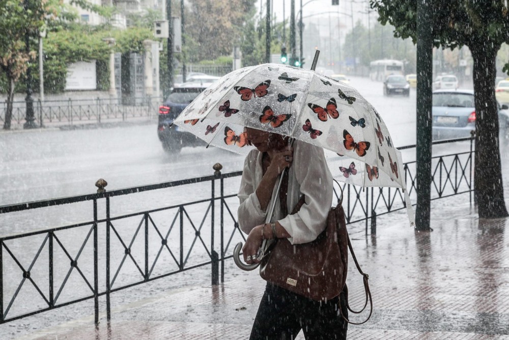 Καιρός: Βροχές, καταιγίδες και σκόνη-Έως 23 βαθμούς η θερμοκρασία