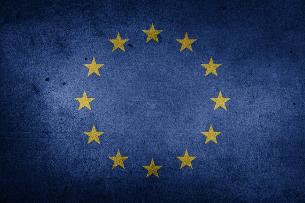 Η ΕΕ επενδύει 125 εκατ. ευρώ στην καθολική υγειονομική κάλυψη
