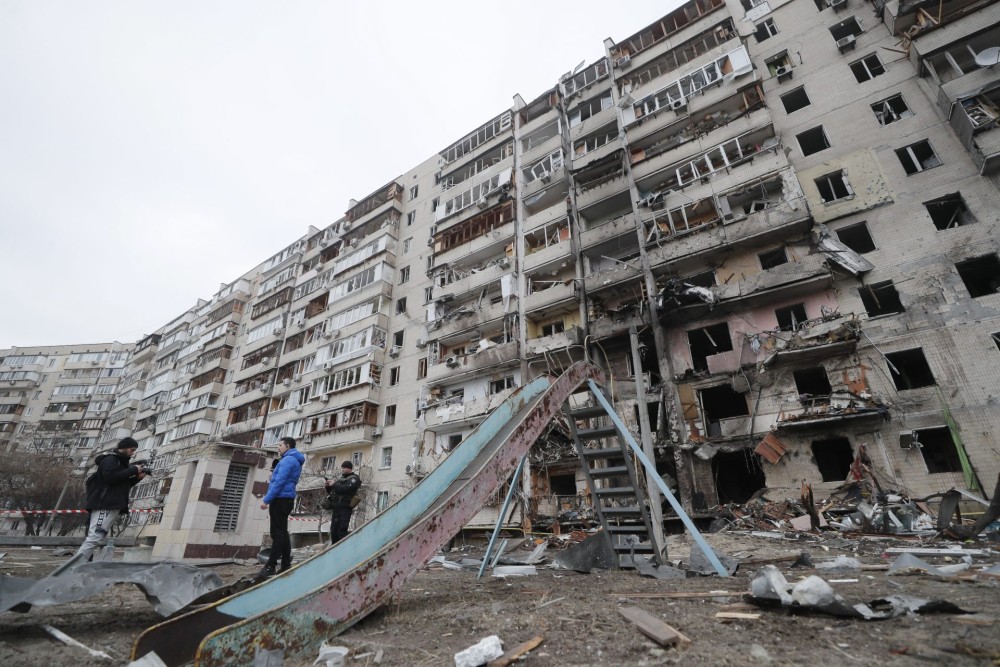 Ουκρανία: Εννέα νεκροί σε πυρκαγιές από αναμμένα κεριά και εκρήξεις γεννητριών