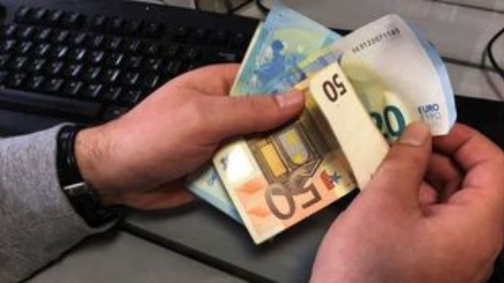 Ξεπερνούν τα 600 εκατ. ευρώ οι πληρωμές της εβδομάδας από e-ΕΦΚΑ και ΔΥΠΑ