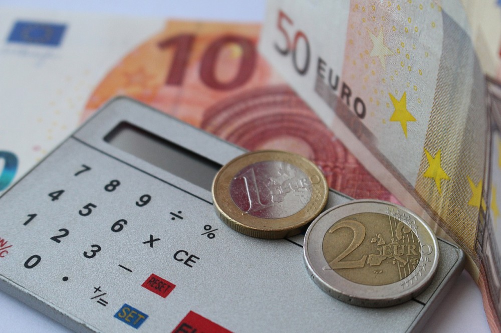 Το ευρώ ενισχύεται 0,21%