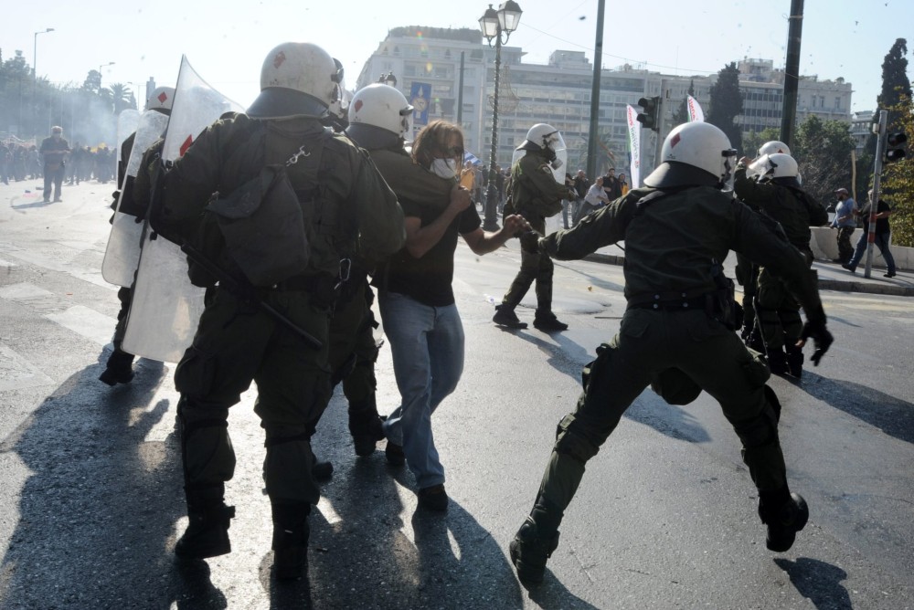 Σπίρτζης: Επί ΣΥΡΙΖΑ οι δυνάμεις καταστολής ήταν με&#8230; γαρύφαλλα