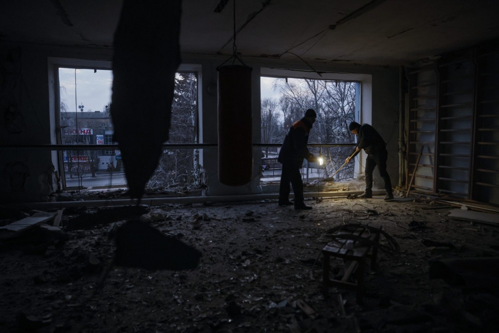Ουκρανία: Ρωσικοί βομβαρδισμοί σε μαιευτήριο, καφέ και κτίριο κατοικιών στη Χερσώνα- Δυο νεκροί