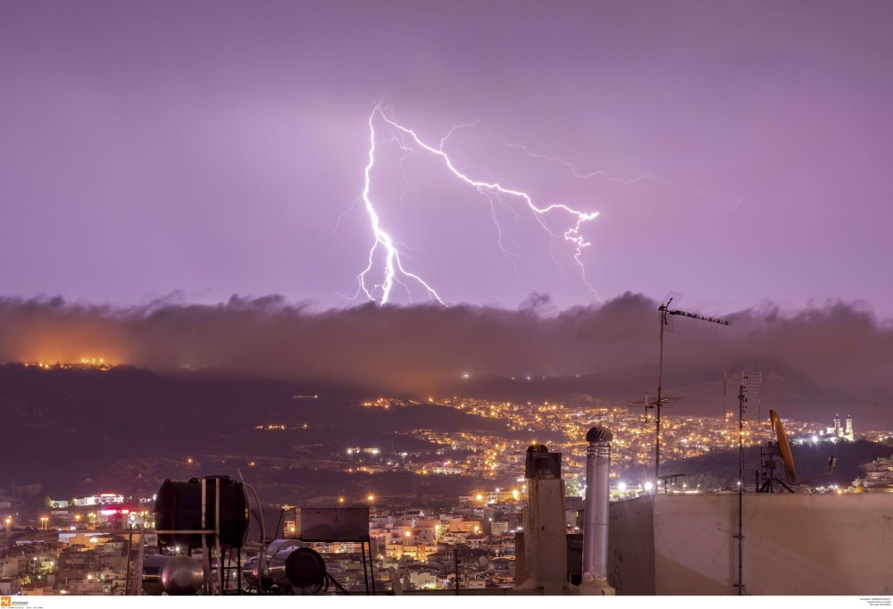 Kακοκαιρία Gaia: Νέο έκτακτο δελτίο από την ΕΜΥ-83 κλήσεις στην Πυροσβεστική