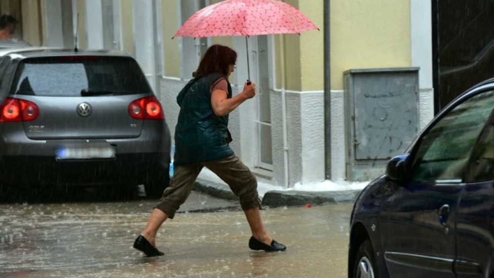 Καιρός Δευτέρας: Νεφώσεις με τοπικές βροχές σε όλη τη χώρα
