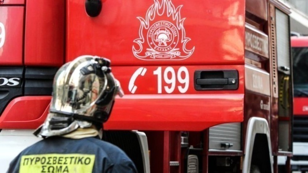 Πυρκαγιά σε αποθήκη πολυεστερικών στον Ασπρόπυργο-Μήνυμα από το 112