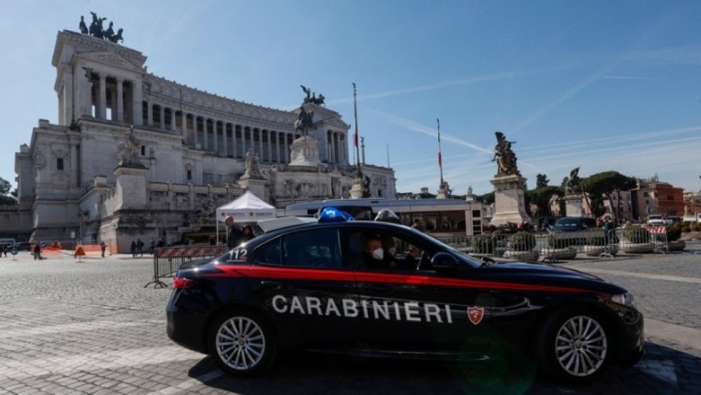Ρώμη: Τρεις νεκροί και τέσσερις τραυματίες ο νέος απολογισμός κρίσης αμόκ με πυροβολισμούς