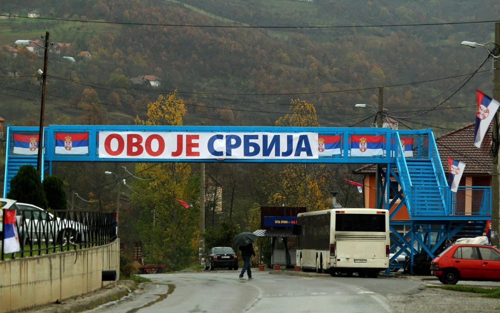 Κόσοβο: Νέα οδοφράγματα στη Μίτροβιτσα-Σε υψίστη ετοιμότητα σερβικός στρατός και αστυνομία