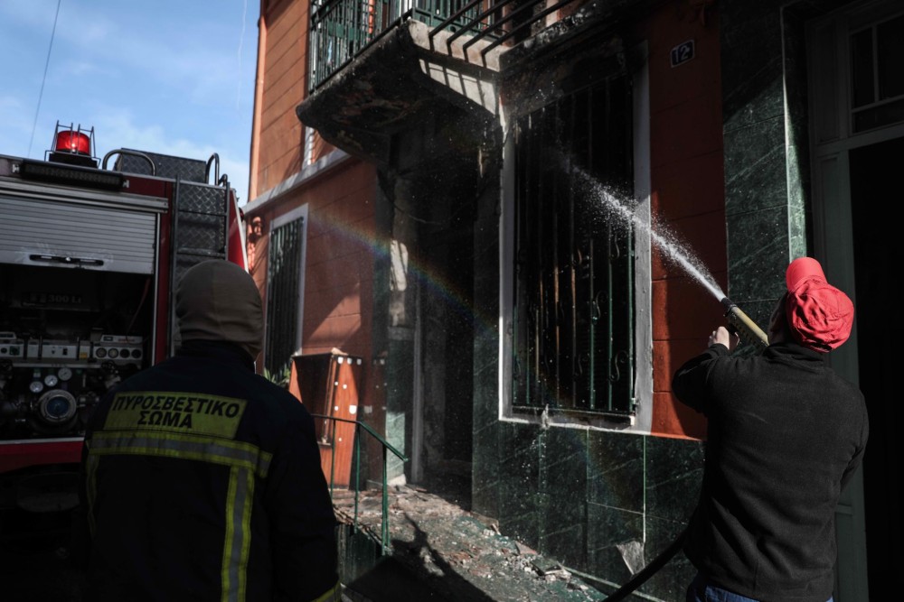 Λιοσίων: Διακοπή κυκλοφορίας λόγω πυρκαγιάς σε εγκαταλελειμμένο κτήριο