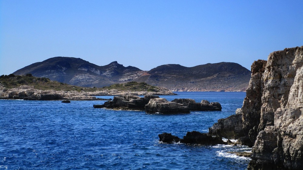Κύπρος: 56χρονη τουρίστρια έπεσε σε γκρεμό προσπαθώντας να βγάλει σέλφι