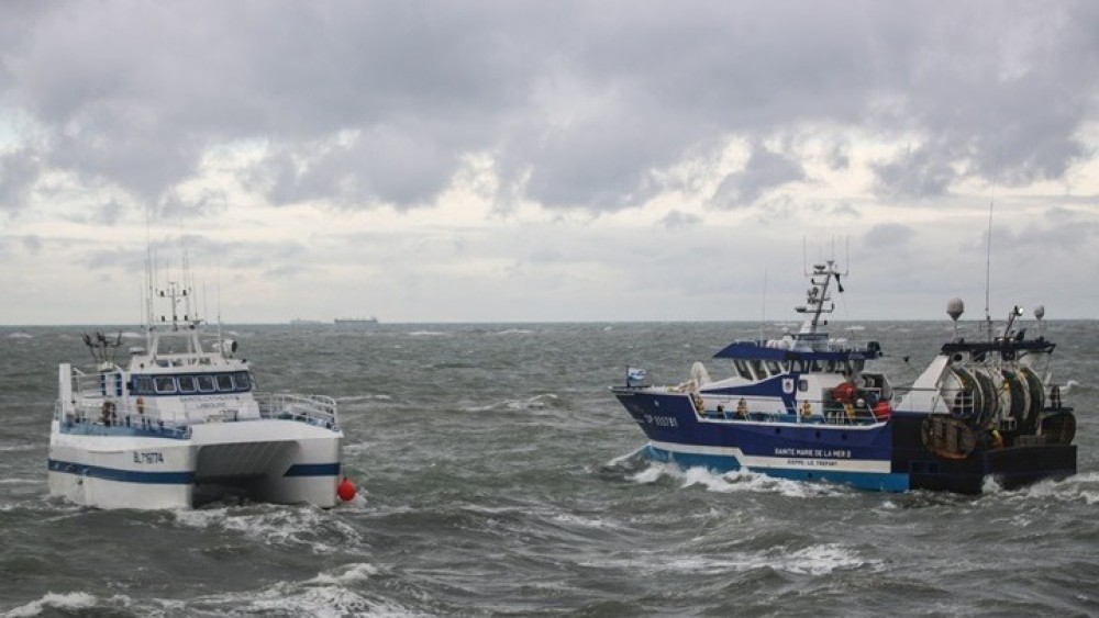 Αλιευτική συμφωνία Ε.Ε. – Βρετανίας για τα ιχθυοαποθέματα σε Μάγχη και Ατλαντικό
