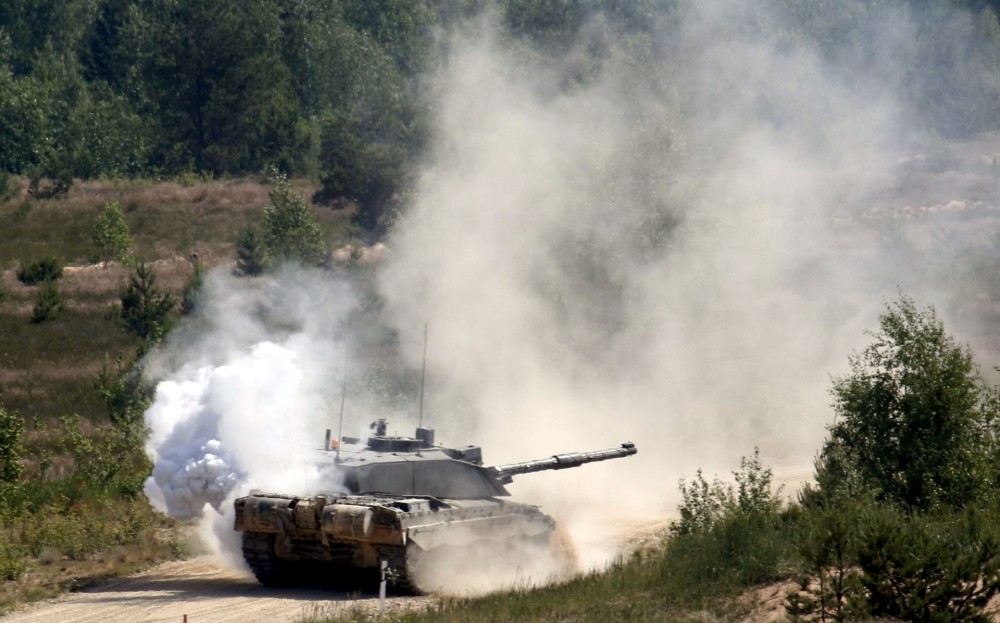 Σούνακ σε Ζελένσκι: Το Λονδίνο θα στείλει άρματα μάχης Challenger 2 στην Ουκρανία