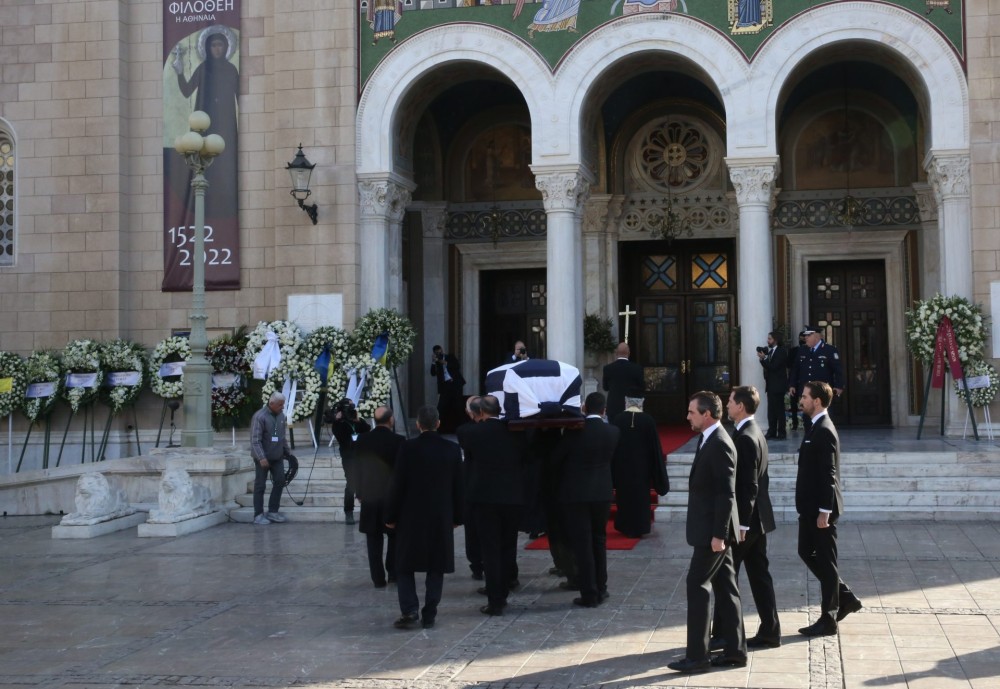 Πώς σχολίασαν τα διεθνή ΜΜΕ την κηδεία του τέως βασιλιά Κωνσταντίνου
