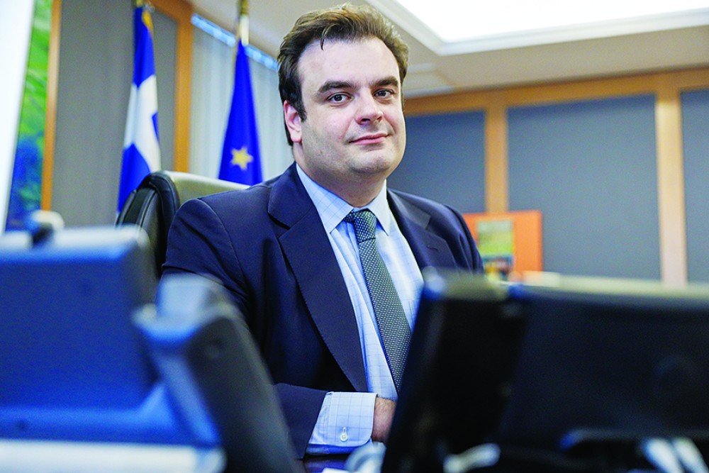 Κυριάκος Πιερρακάκης στην εφημερίδα “tomanifesto”: Το 2027 η Ελλάδα θα έχει καλύψει το ψηφιακό κενό