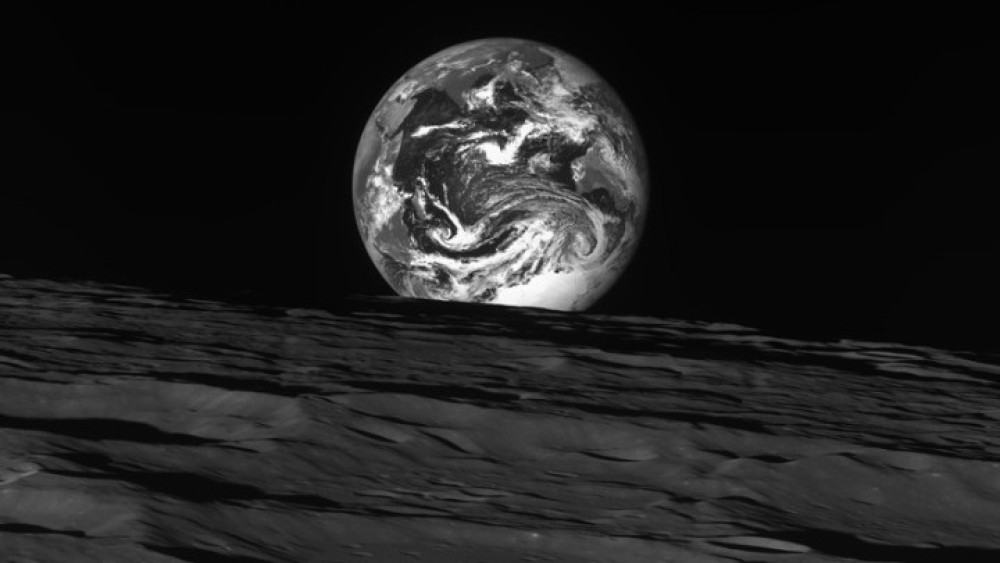 Εντυπωσιακή φωτογραφία της Γης όπως φαίνεται από τη Σελήνη