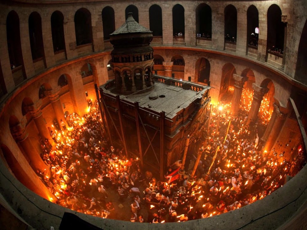 Στην Αθήνα το απόγευμα το Άγιο Φως &#8211; Δεν θα διανεμηθεί σε ναούς και πιστούς