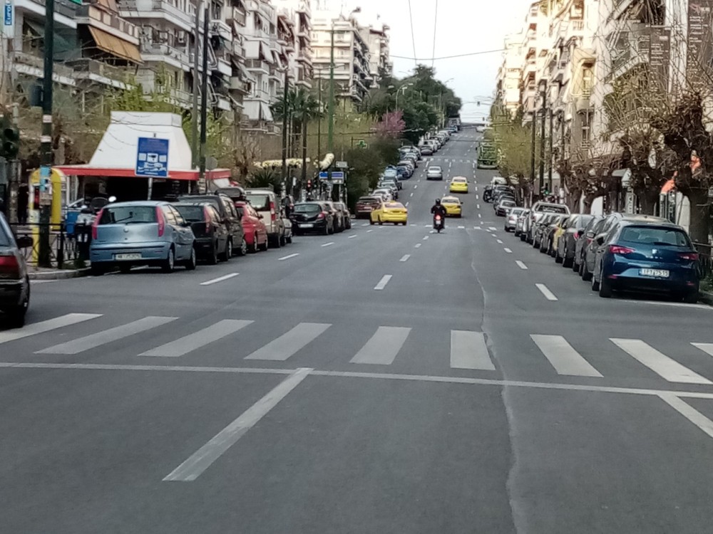 Σε εξέλιξη ασφαλτοστρώσεις δεκάδων δρόμων της Αθήνας