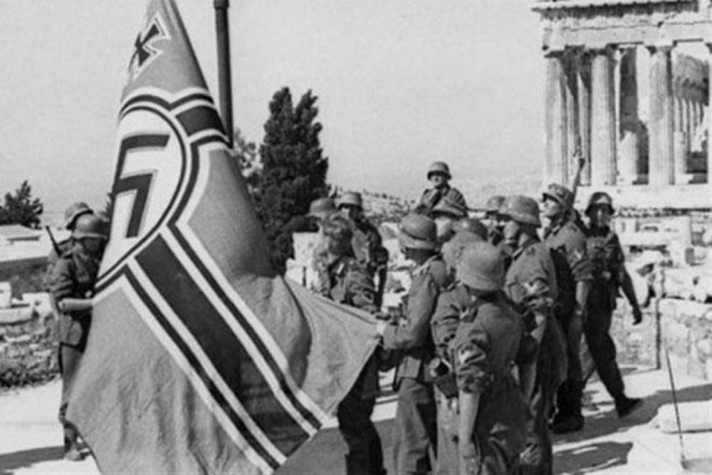 27 Απριλίου 1941: Οι Γερμανοί στην Αθήνα, η σβάστικα στην Ακρόπολη