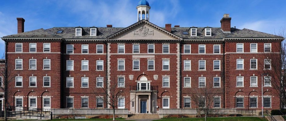 Πανεπιστήμιο Χάρβαρντ: Τα περιοριστικά μέτρα θα έρχονται εκ περιτροπής