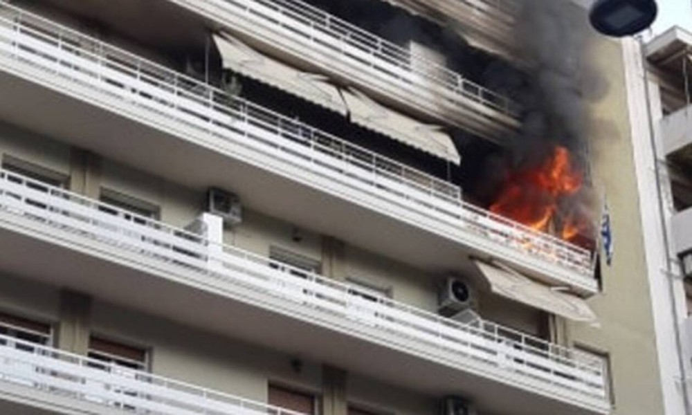 Τραγωδία στη Θεσσαλονίκη: Φωτιά σε διαμέρισμα με έναν νεκρό (vid)