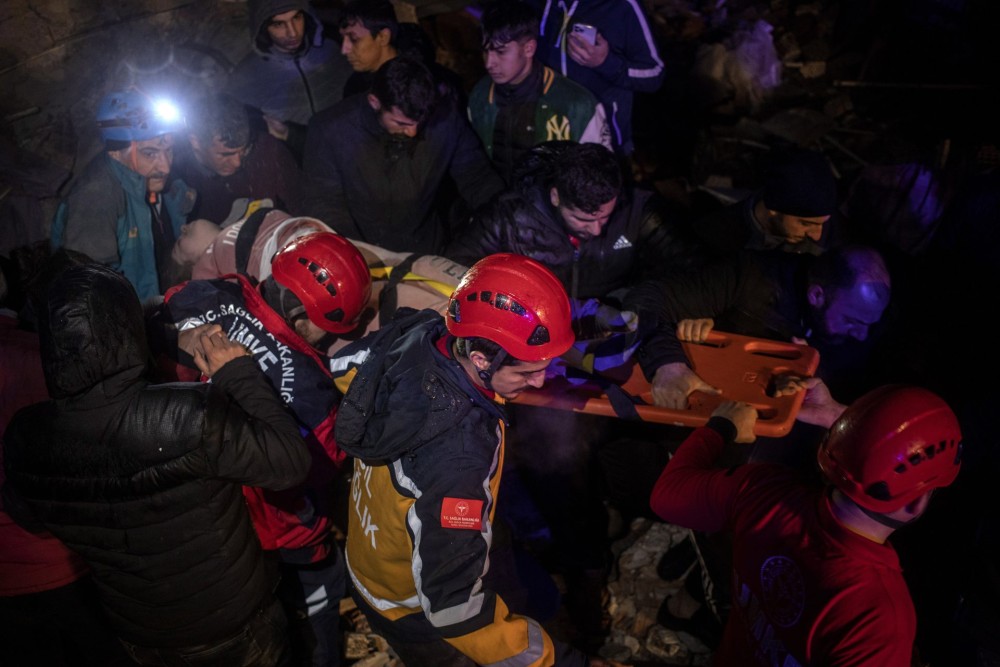 Aνείπωτη τραγωδία σε Τουρκία και Συρία-Εκατόμβη νεκρών από τον σεισμό 7,8 Ρίχτερ