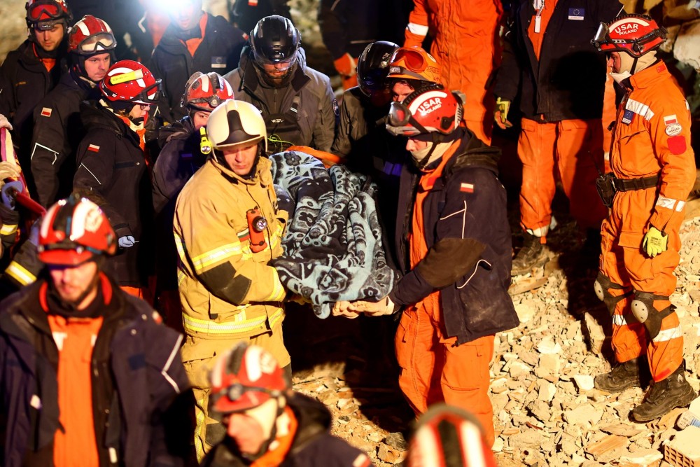 Σεισμός Τουρκία: Ασύλληπτες στιγμές στα ερείπια, έσωσαν βρέφος 2 μηνών μετά από 128 ώρες