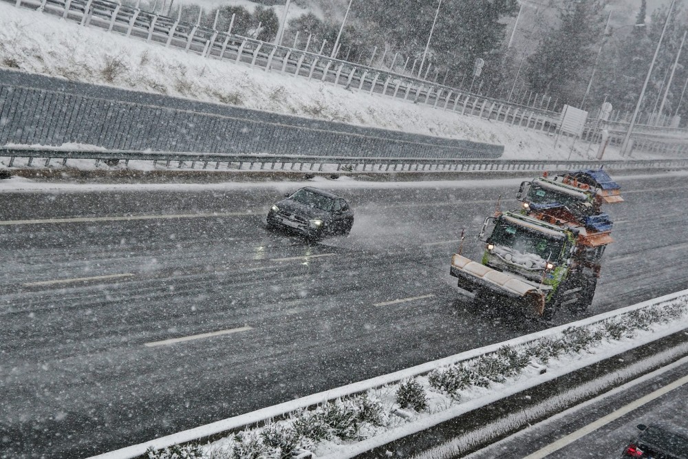 Πρακτικές συμβουλές για ασφαλή οδήγηση στο χιόνι