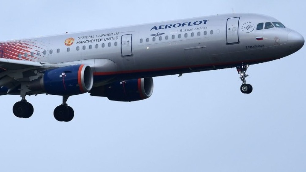 Ημίγυμνη γυναίκα επιχείρησε να μπει στο πιλοτήριο σε πτήση της Aeroflot &#8211; (βίντεο)