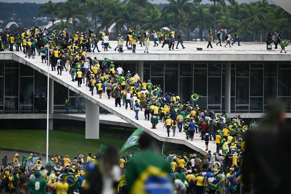 Βραζιλία: Η αστυνομία πραγματοποίησε εφόδους για την εύρεση &#8220;ταραξιών&#8221; του Μπολσονάρου
