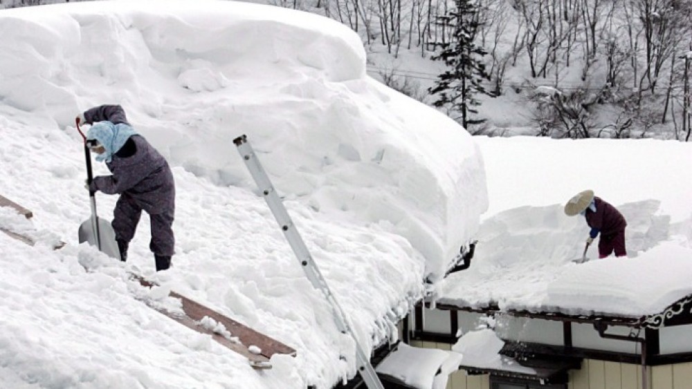 Σφοδρές χιονοπτώσεις πλήττουν την Ιαπωνία &#8211; Προβλήματα στις μεταφορές στο Τόκιο