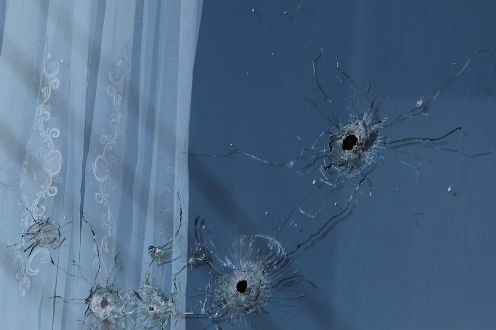 Πυροβολισμοί με καλάσνικοφ στην Ελευσίνα &#8211; &#8220;Γάζωσαν&#8221; δύο σπίτια