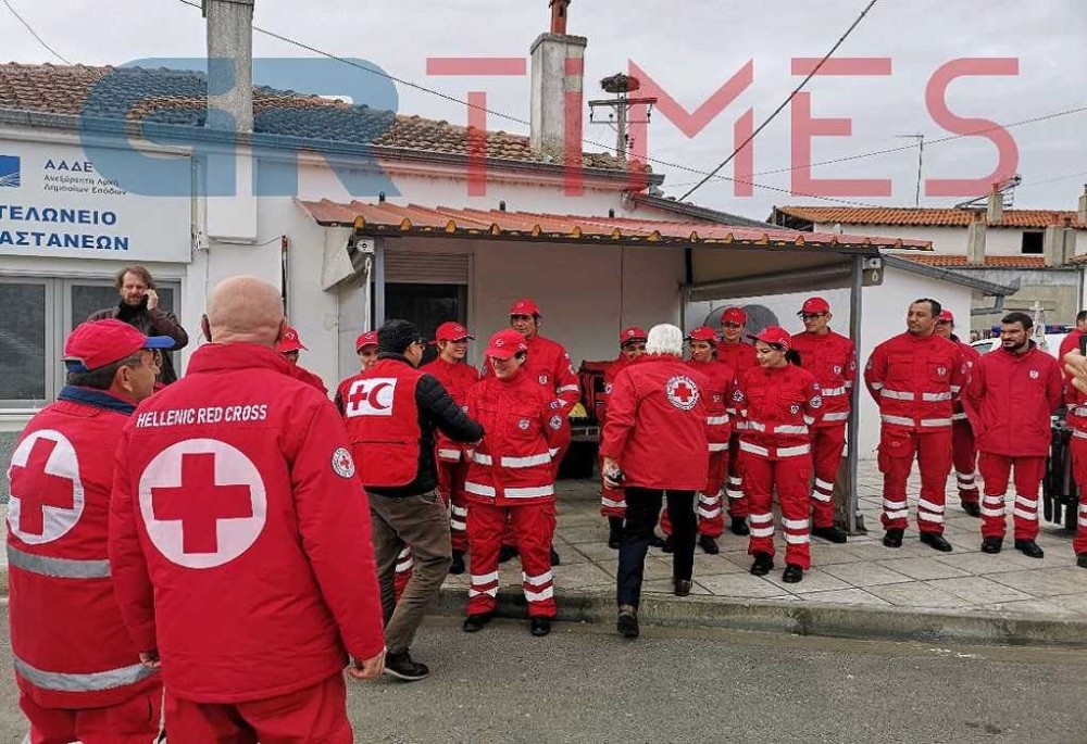 Με χειροκροτήματα υποδέχονται την ανθρωπιστική αποστολή του Ελληνικού Ερυθρού Σταυρού οι Τούρκοι (Bίντεο)