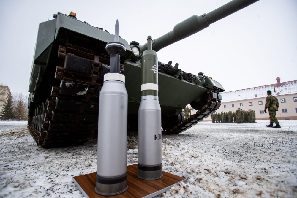 Η Νορβηγία παρέδωσε οχτώ βαριά άρματα μάχης Leopard 2 στο Κιέβο