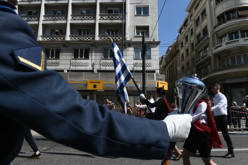 Κυκλοφοριακές ρυθμίσεις για την παρέλαση στην Αθήνα &#8211; Πώς θα κινηθούν μετρό και τραμ