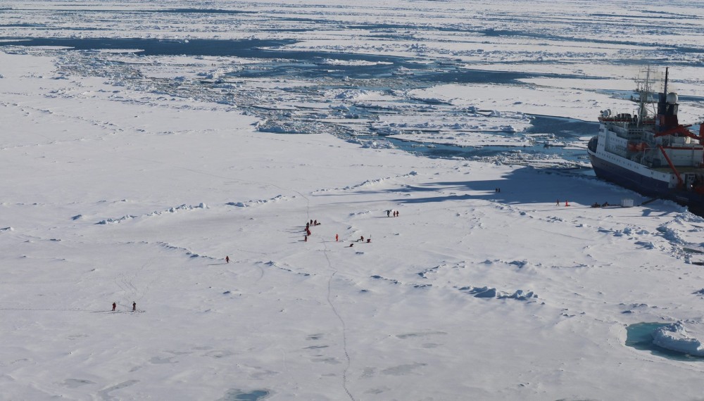 Μειώθηκε κατά 50% σε πάχος ο πάγος της Αρκτικής, λόγω κλιματικής αλλαγής