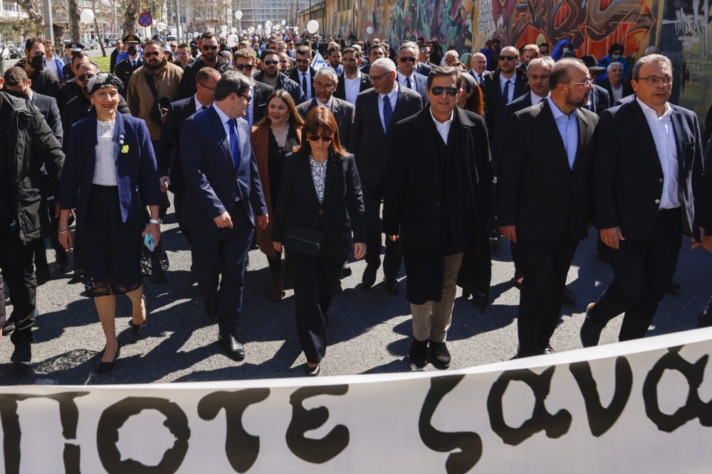Θεσσαλονίκη: Πλήθος κόσμου στην Πορεία Μνήμης για τα θύματα του Άουσβιτς , παρουσία ΠτΔ